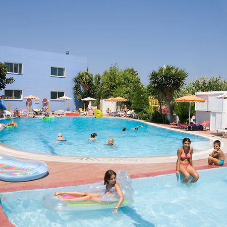 Hotel Asteria Ágios Kírykos Exterior foto